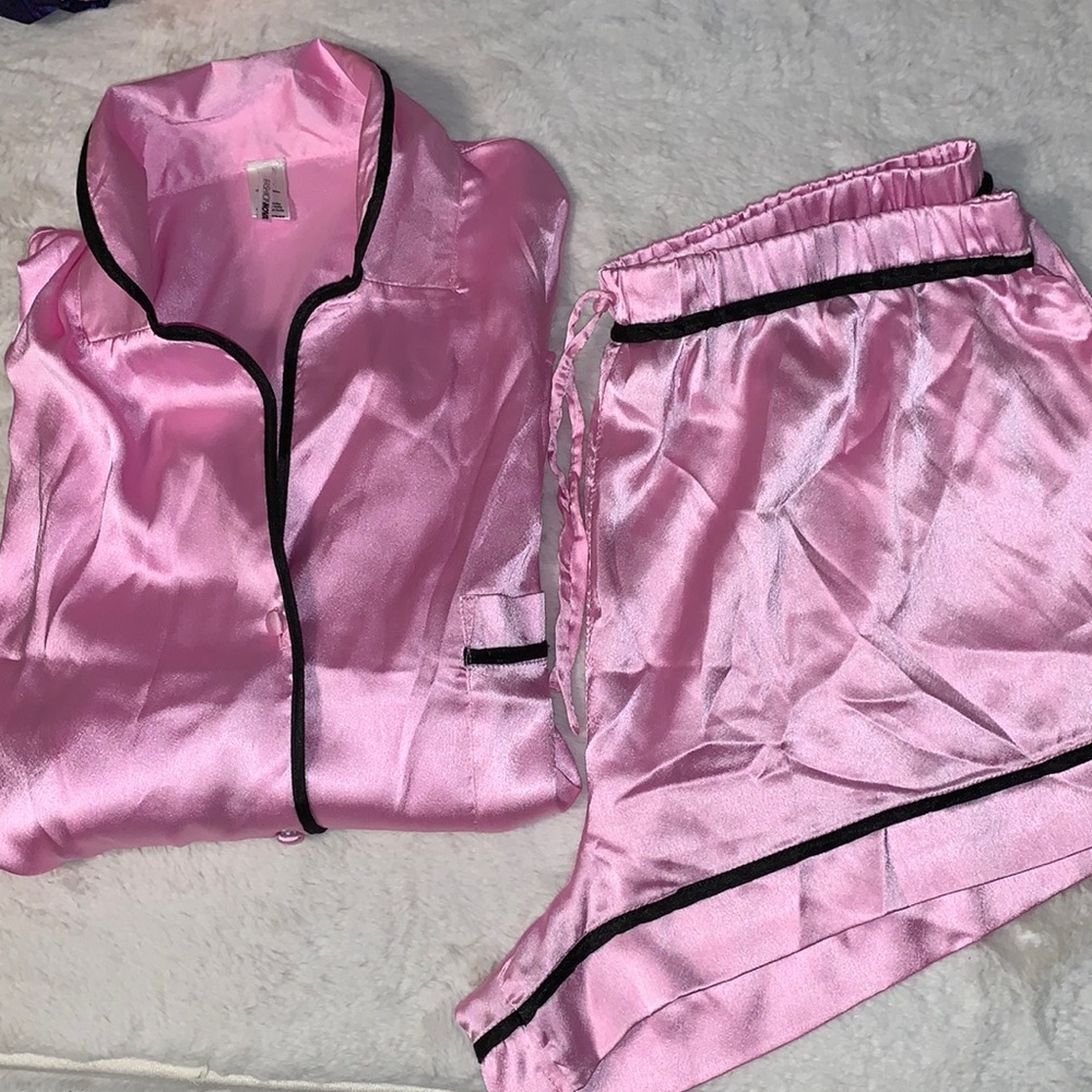 Large Fashion Nova silky satin short sleeve button down & shorts pajama set